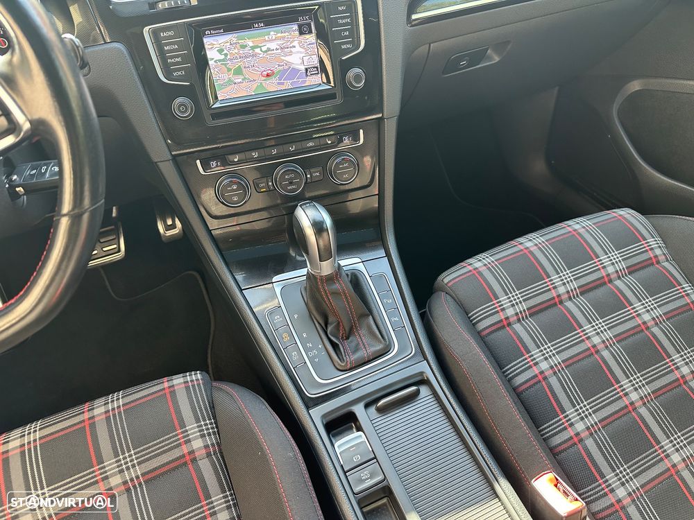 VW Golf 2.0 TSi GTi DSG Performance - 11