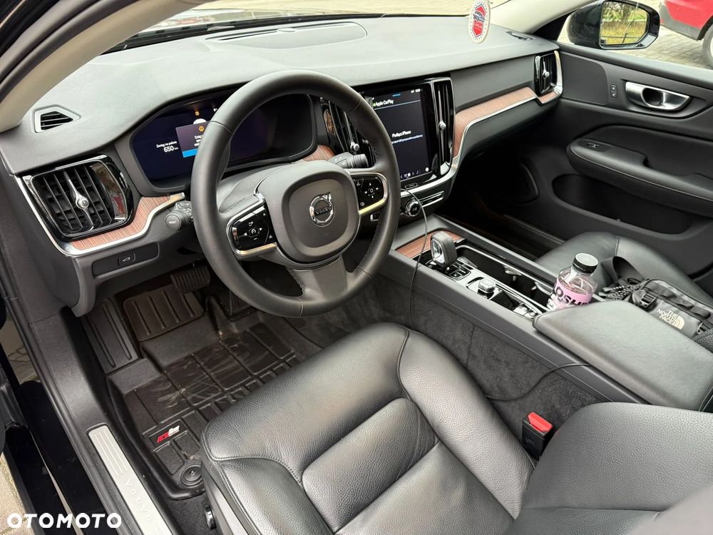 Volvo S60 B5 B AWD Plus Dark - 19