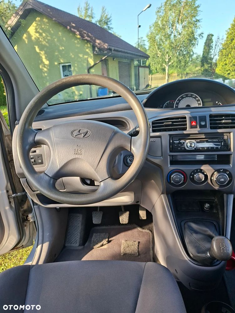 Hyundai Matrix 1.5 CRDi GL - 12