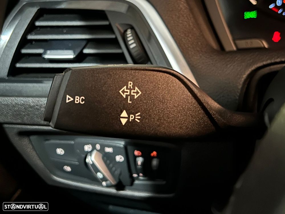 BMW 116 d Line Urban - 14