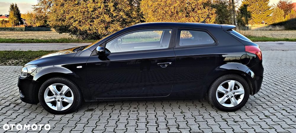 Kia Ceed Cee'd 1.6 Crdi S Euro2012 - 11