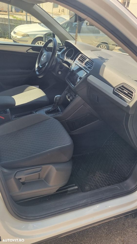 Volkswagen Tiguan - 12