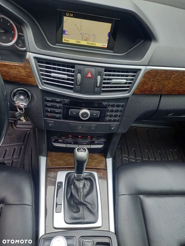 Mercedes-Benz Klasa E 200 CDI DPF BlueEFFICIENCY 7G-TRONIC - 28