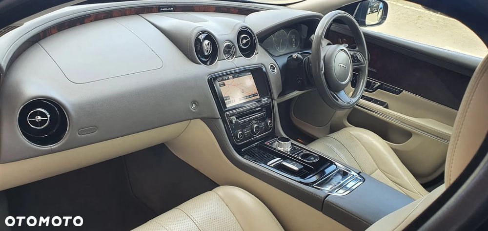 Jaguar XJ 3.0 D V6 Premium Luxury - 21