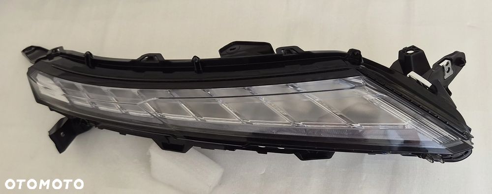 LAMPA PRAWA PRZÓD DRL MITSUBISHI ECLIPSE CROSS LIFT 2020- - 3