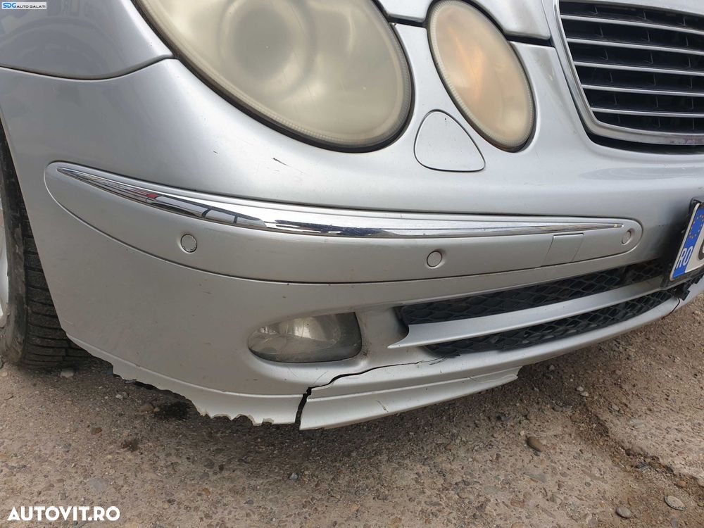 Bara Spoiler Fata cu Grile Proiectoare cu Bandouri cu Locas Senzori de Parcare si Locas Spalatoare Faruri cu Defecte Mercedes Clasa E Class W211 Break Combi NFL Non Facelift 2002 - 2006 Culoare C775 775 [K3437] [K3438] [K3439] [K3440] [K3441] [K3442] [K34 - 8