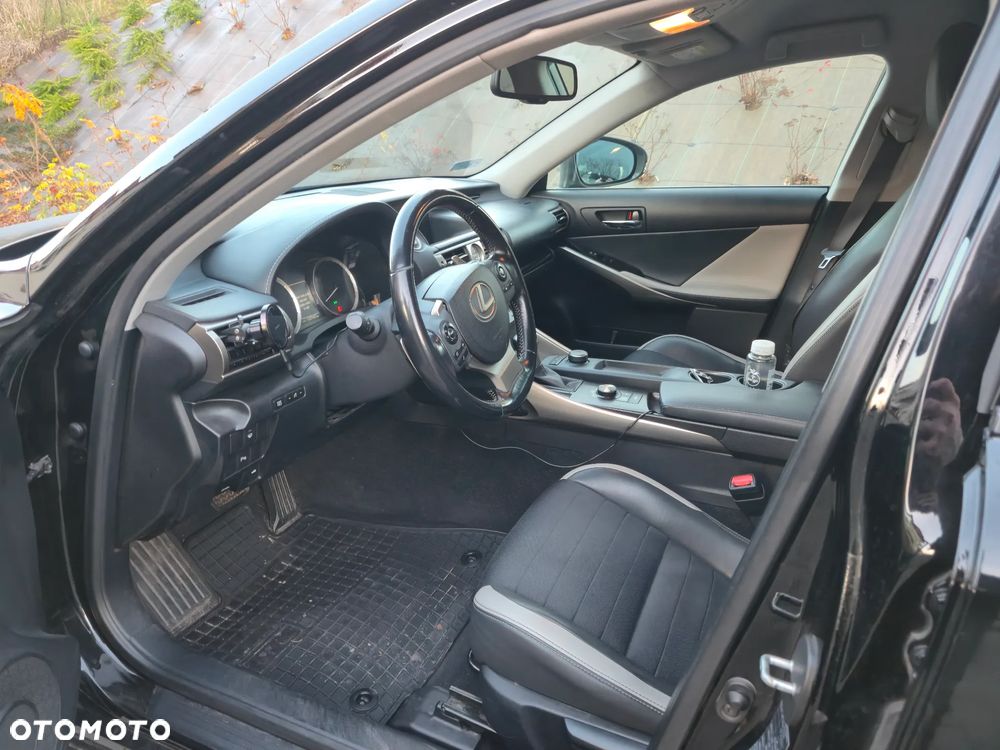Lexus IS 200t / 300 Black - 6