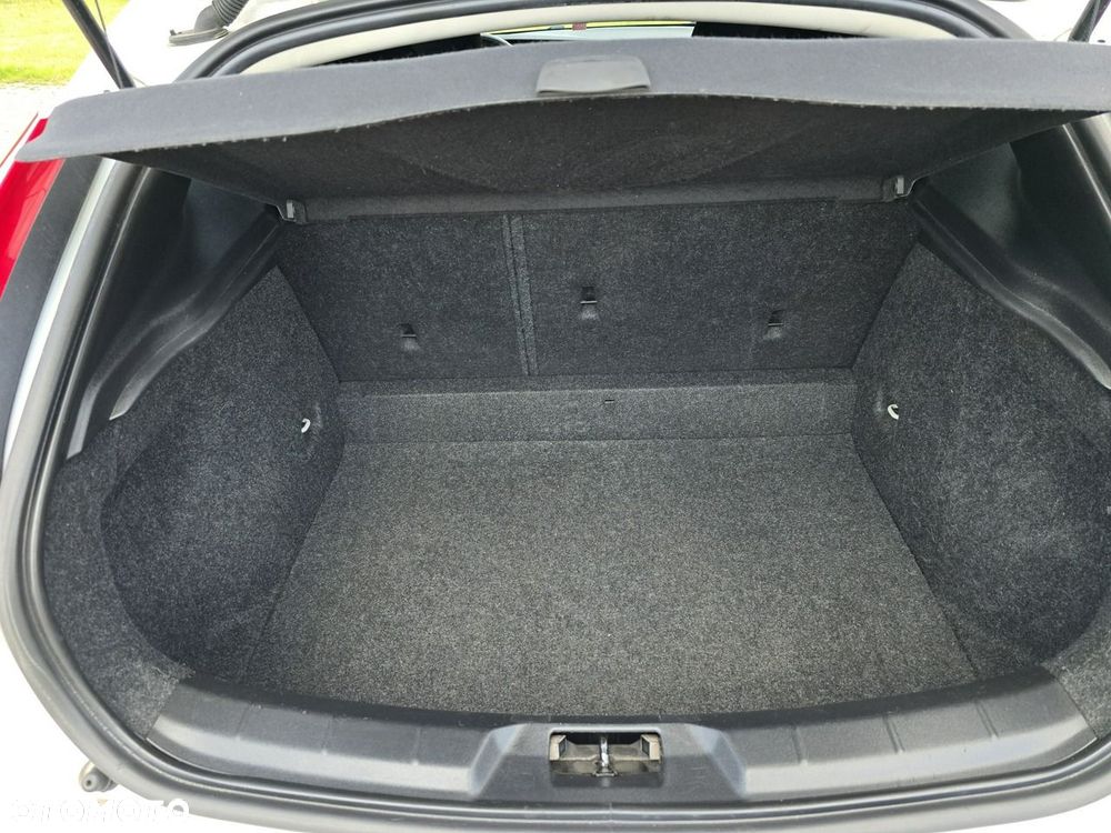 Volvo V40 - 23