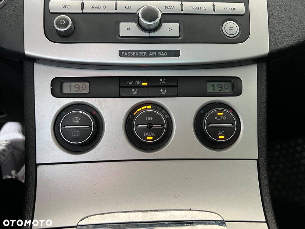 Volkswagen Passat 2.0 TDI Comfortline - 27