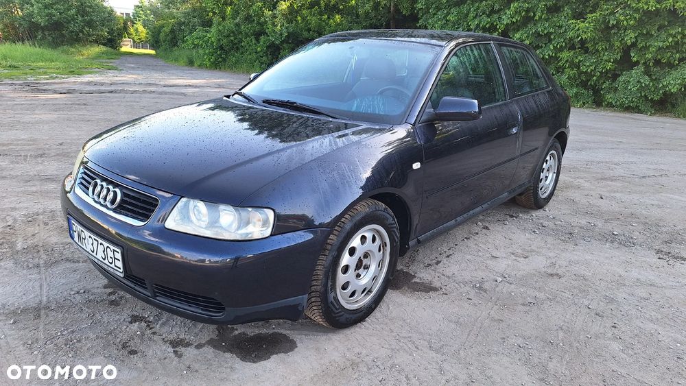 Audi A3 3-drzwiowe 1.6 Attraction - 2