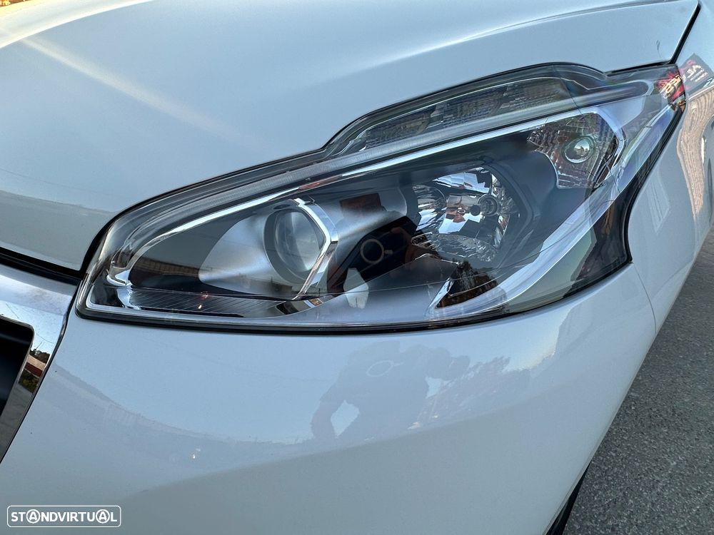 Peugeot 208 1.6 BlueHDi Style - 21