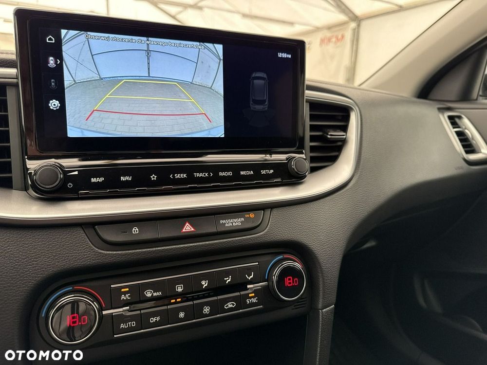 Kia Ceed - 28