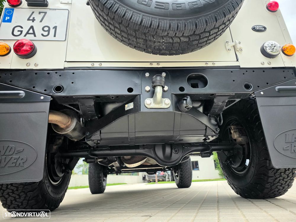 Land Rover Defender - 47