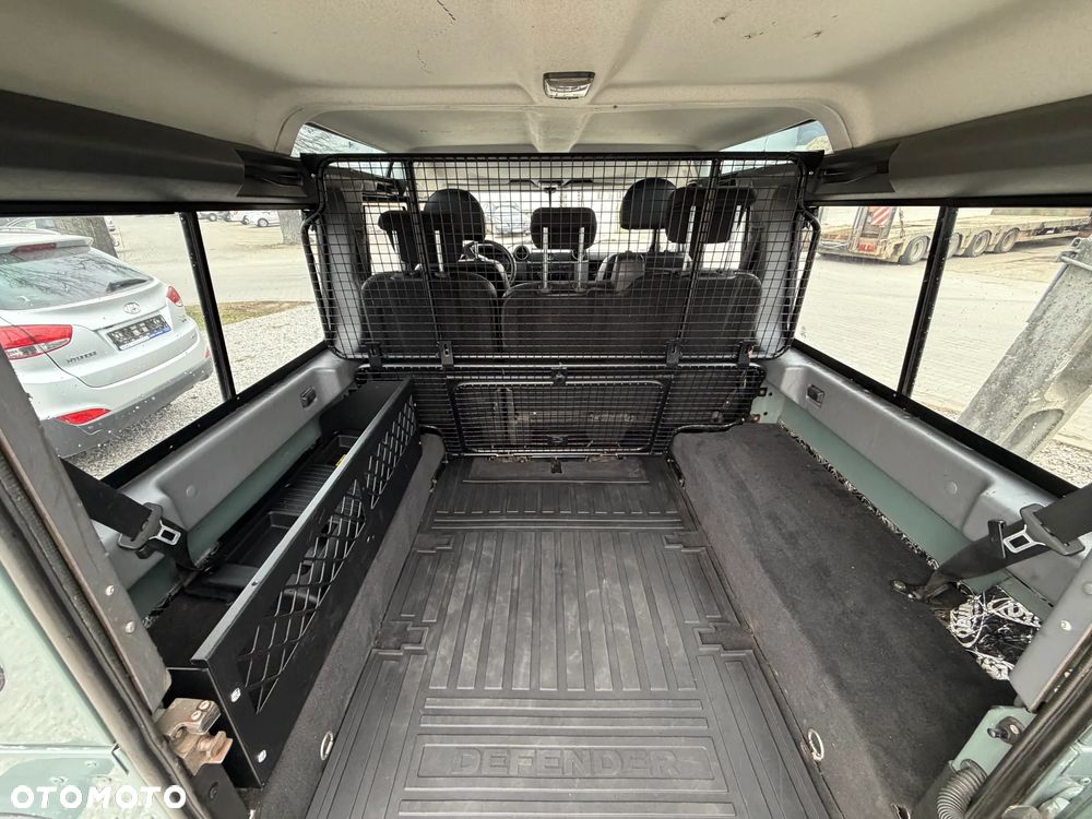 Land Rover Defender 2.4 TD4 S - 29