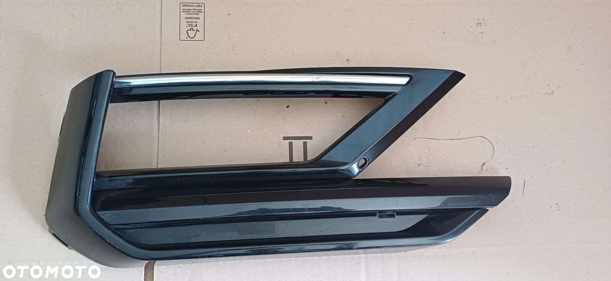 Volkswagen Tiguan II kratka atrapa dokładka zderzaka przedniego prawy przód 5NA853666E - 1