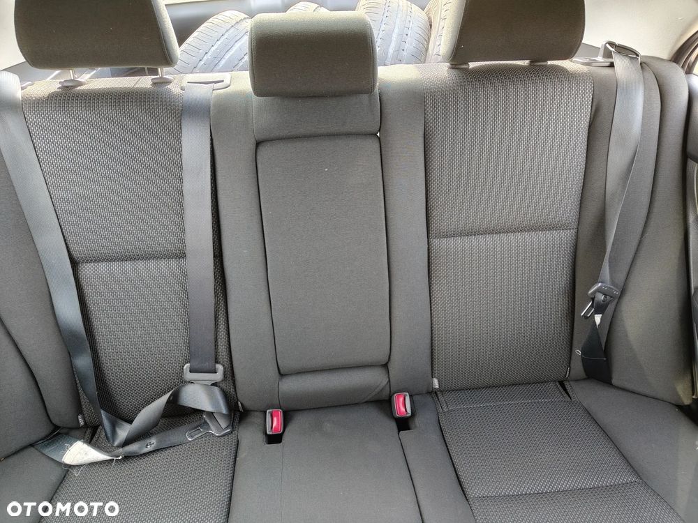 Toyota Avensis 1.8 VVT-i Sol - 7