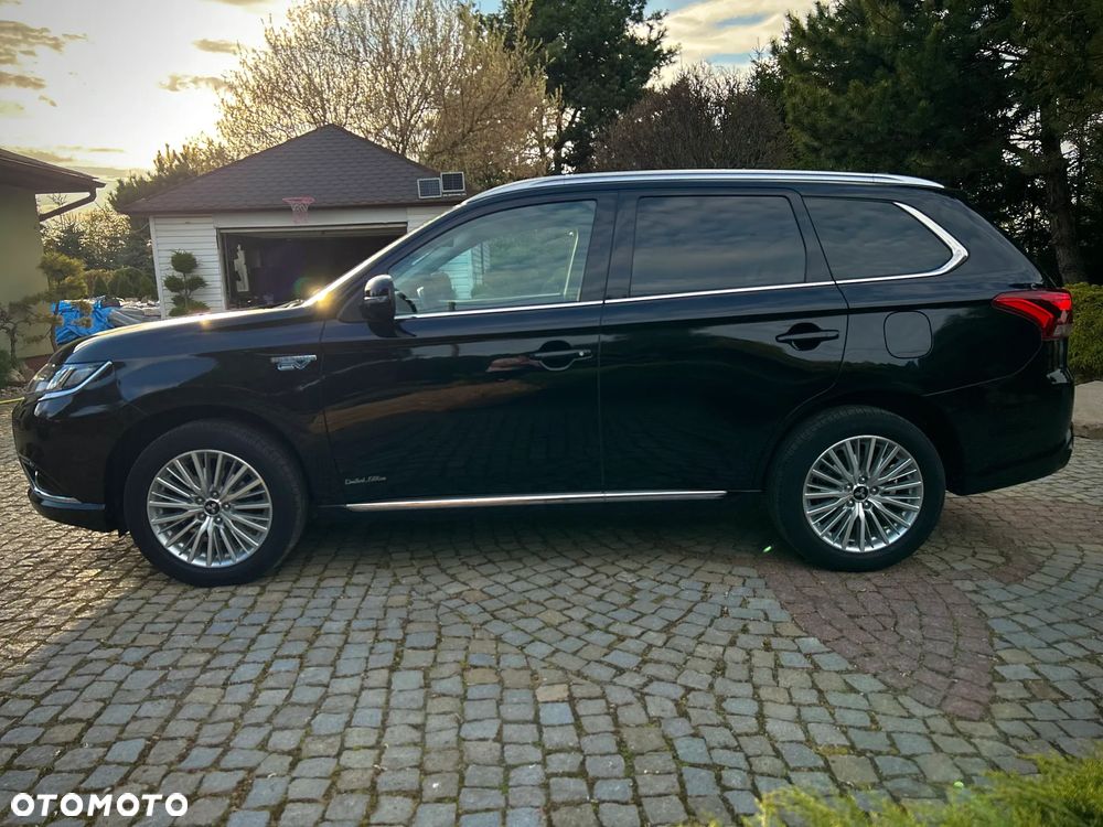 Mitsubishi Outlander Instyle NAVI + - 3