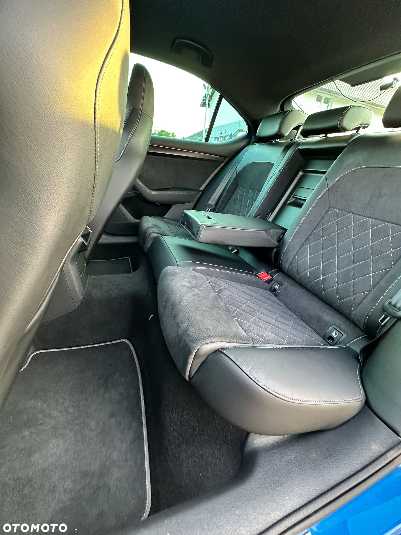 Skoda Superb 2.0 TDI DSG Sportline - 22