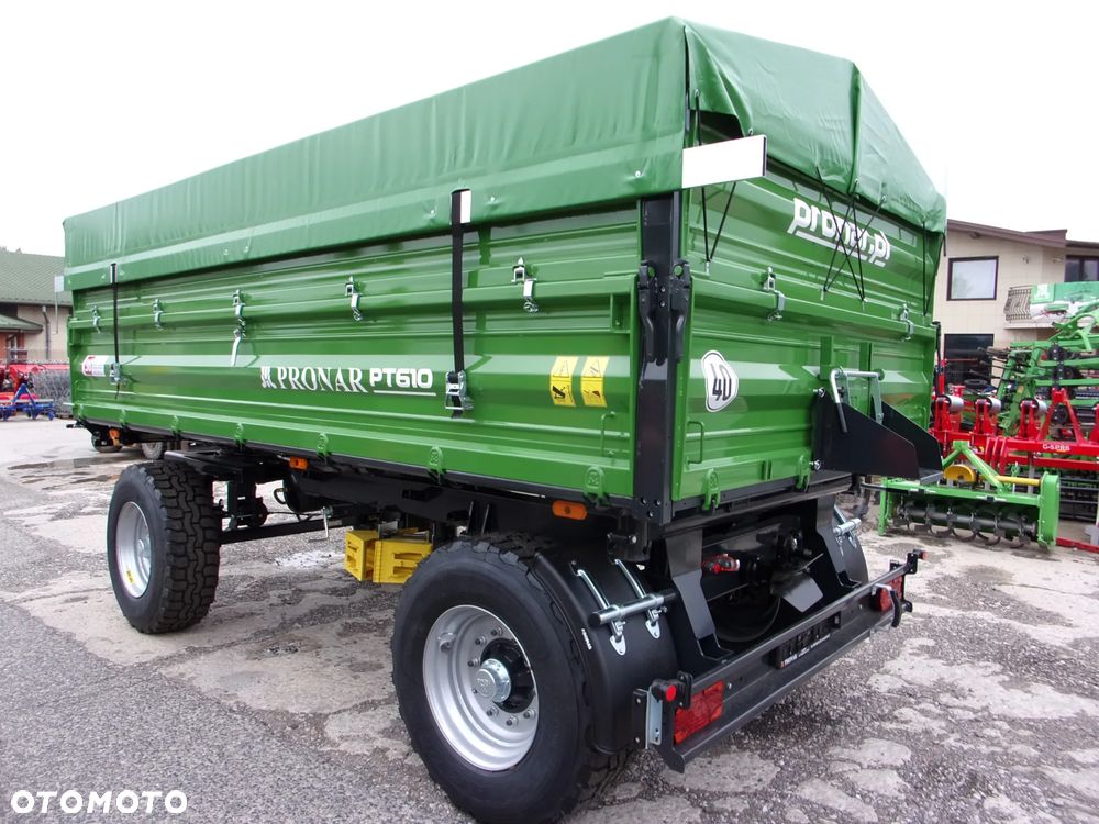 Pronar Przyczepa dwuosiowa paletowa Pronar PT-610 -10-ton, Przyczepa Pronar PT-653/2 - 6-ton z mechanizmem trójstronnego wywrotu, nadstawy, plandeka, balkon - 3
