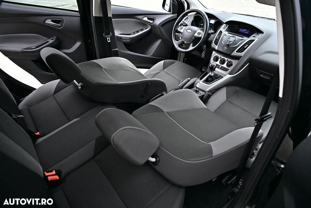 Ford Focus 1.6 TDCI DPF Titanium - 4