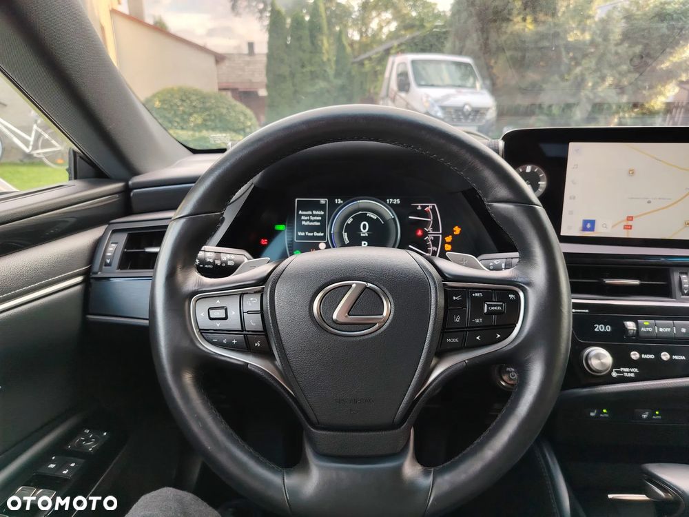 Lexus ES 300h Business Edition - 25