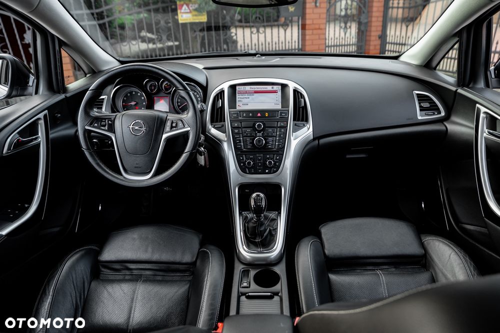 Opel Astra 1.6 Turbo Sport - 26