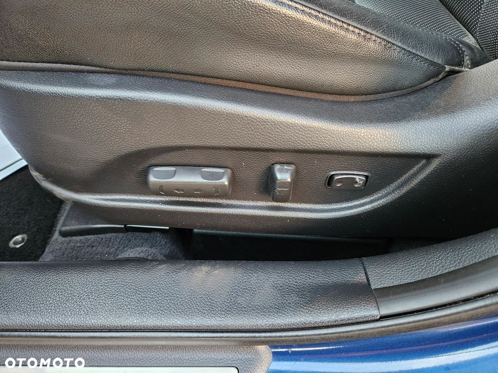 Hyundai i40 Kombi blue 1.6 CRDi DCT Space Plus - 25