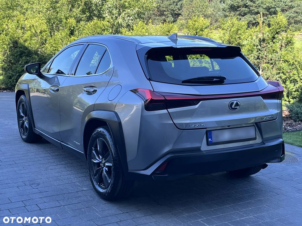 Lexus UX - 8