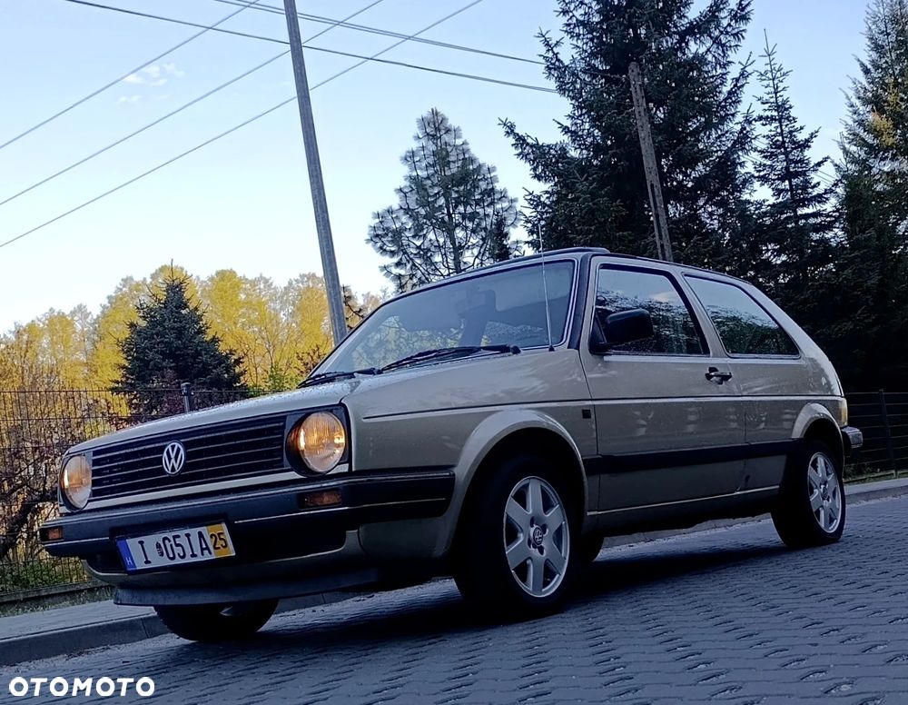 Volkswagen Golf - 2