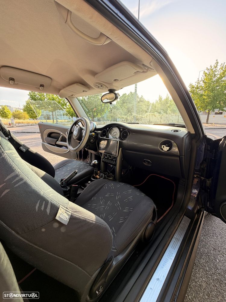 MINI 3 Portas One 1.4 D - 11