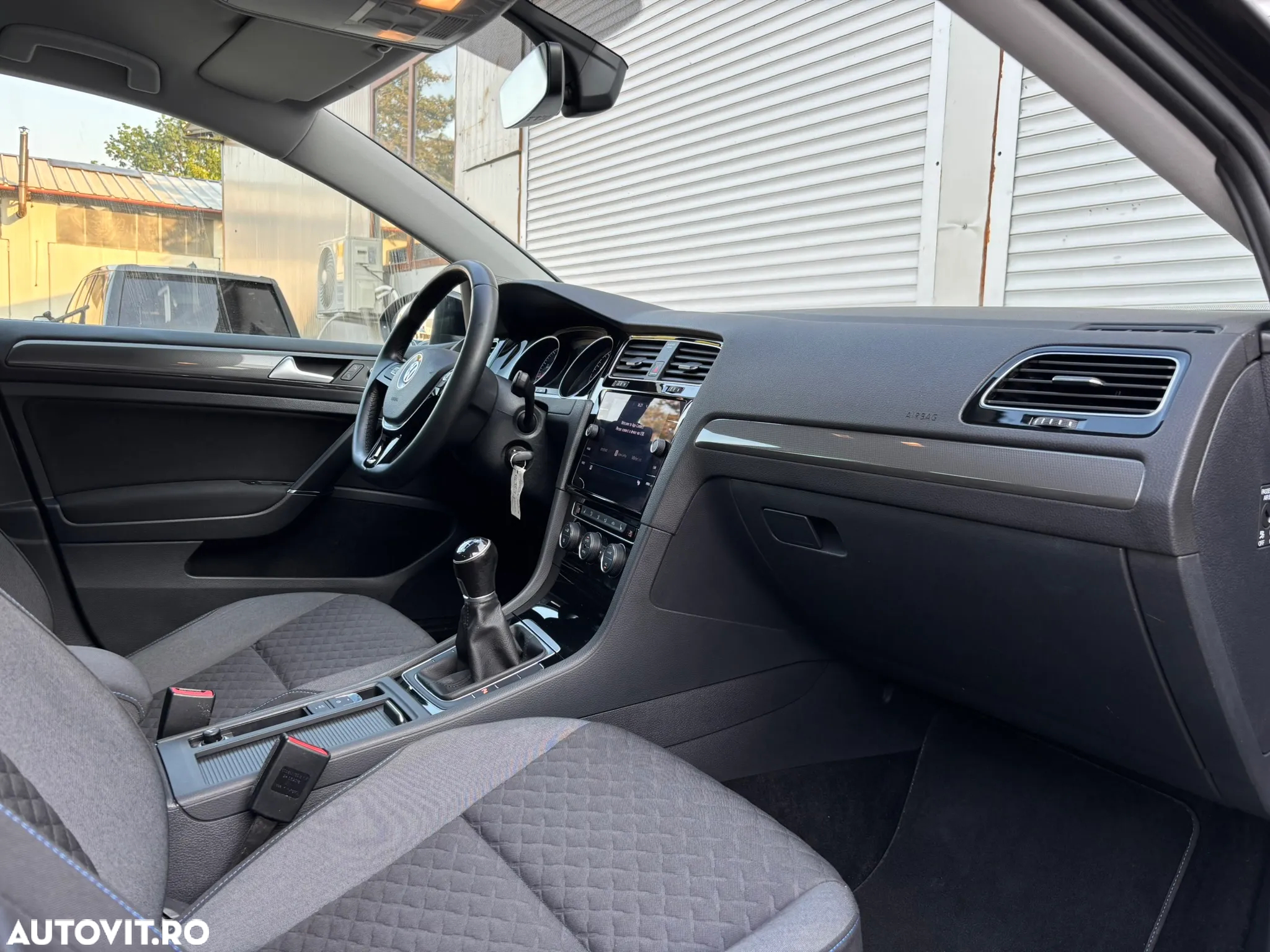 Volkswagen Golf 1.0 TSI Life - 24