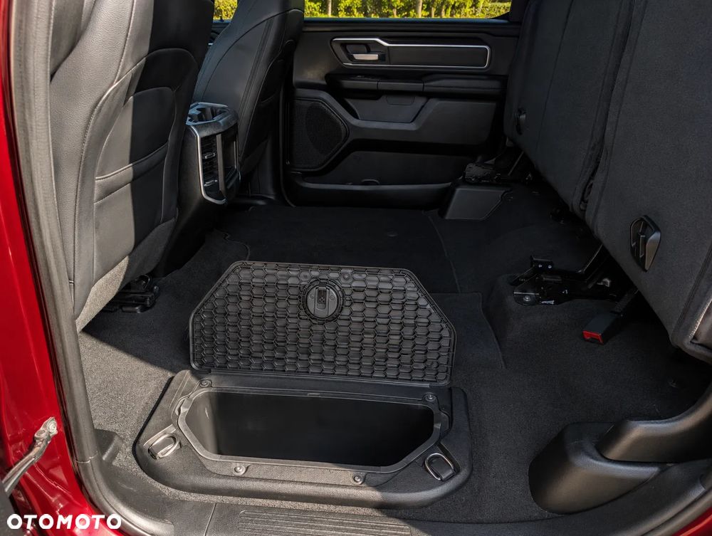 RAM 1500 Crew Cab Shortbed Bighorn - 14