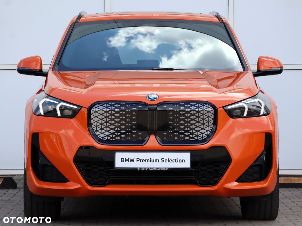 BMW iX1 - 10