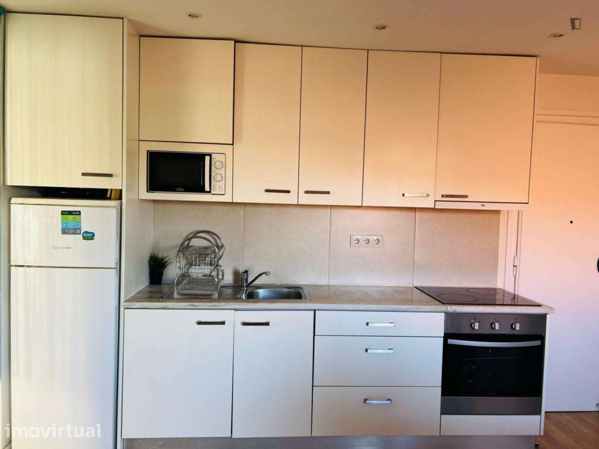 Quarto - localizado em Xabregas Lisbon - Grande imagem: 3/4