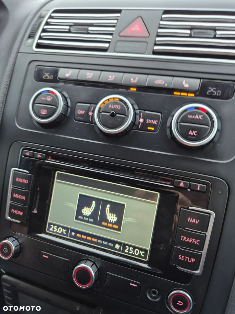 Volkswagen Touran - 19