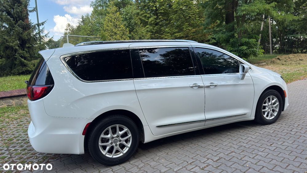 Chrysler Pacifica - 13