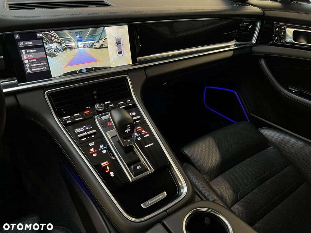 Porsche Panamera 4 - 11