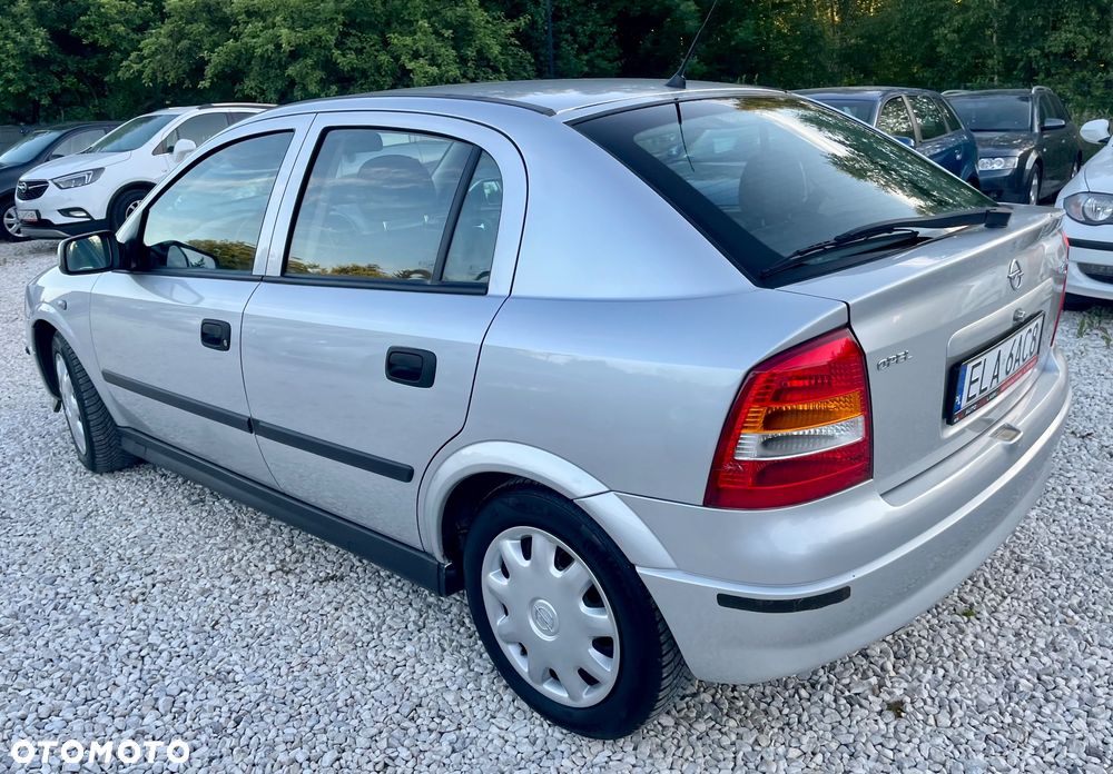 Opel Astra 1.6 GL - 15