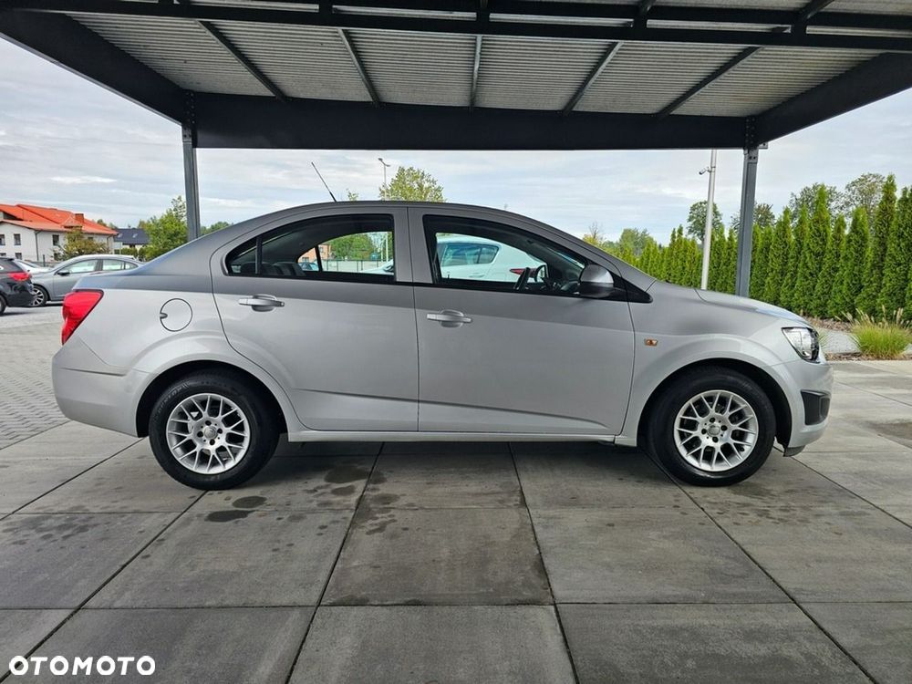 Chevrolet Aveo - 11