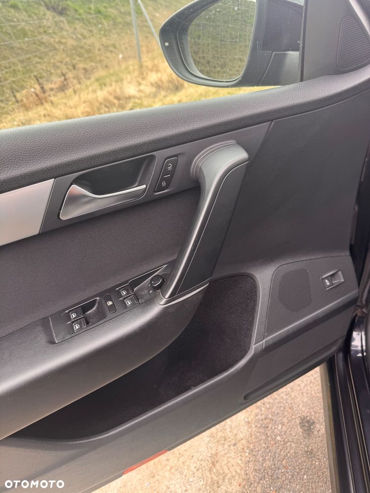 Volkswagen Passat - 2