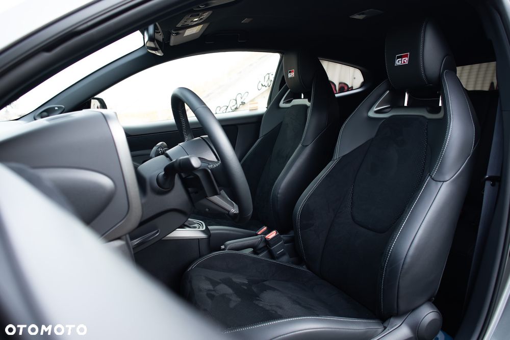 Toyota GR Yaris 1.6 Dynamic - 28