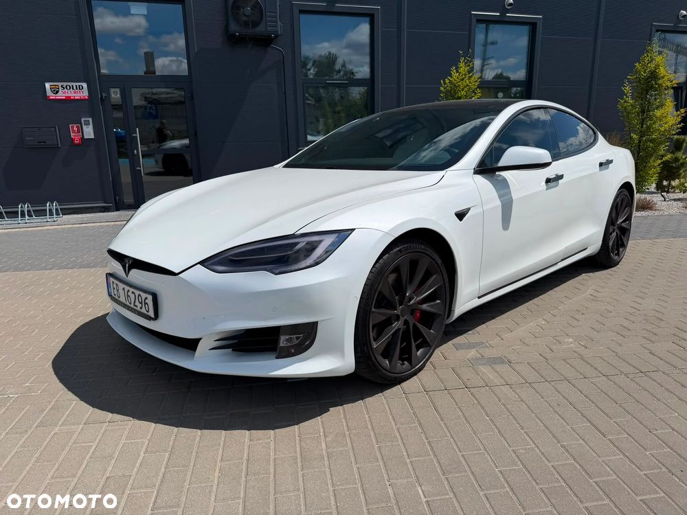 Tesla Model S - 2
