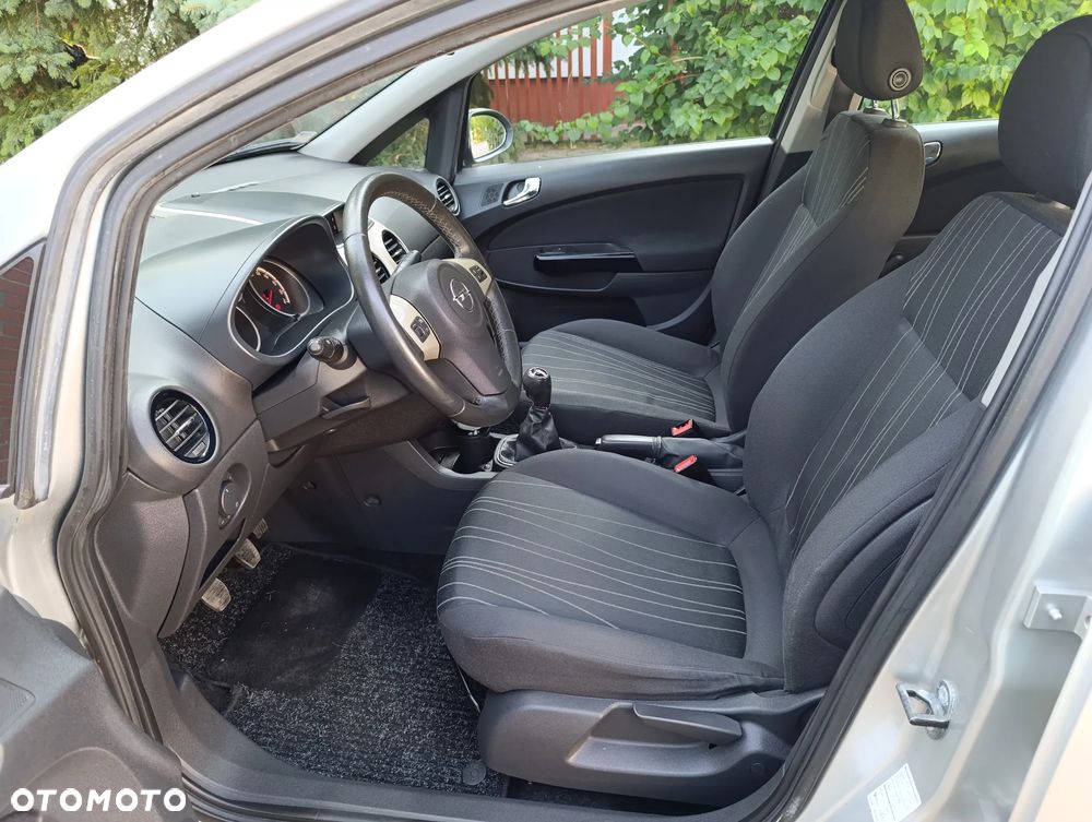 Opel Corsa 1.2 16V - 9