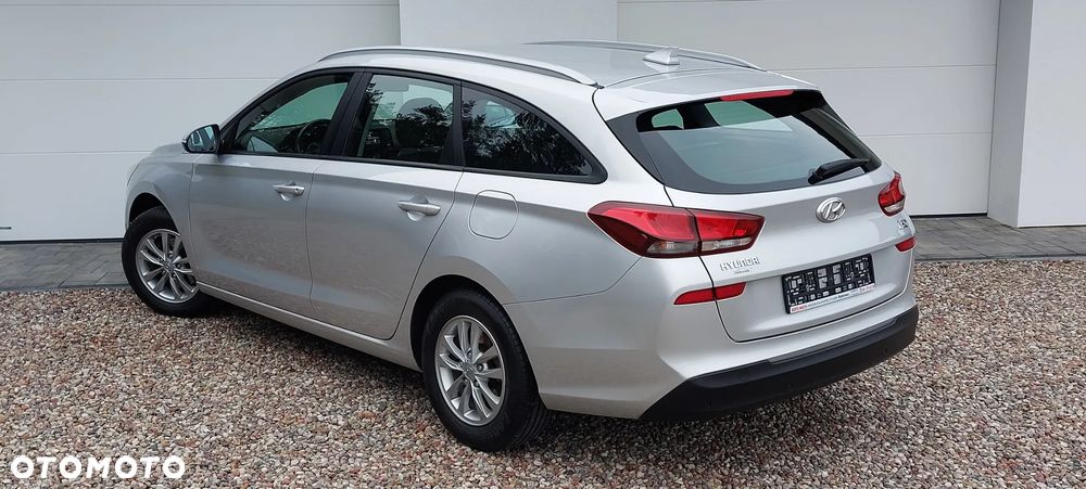 Hyundai i30 1.0 T-GDI Family - 10