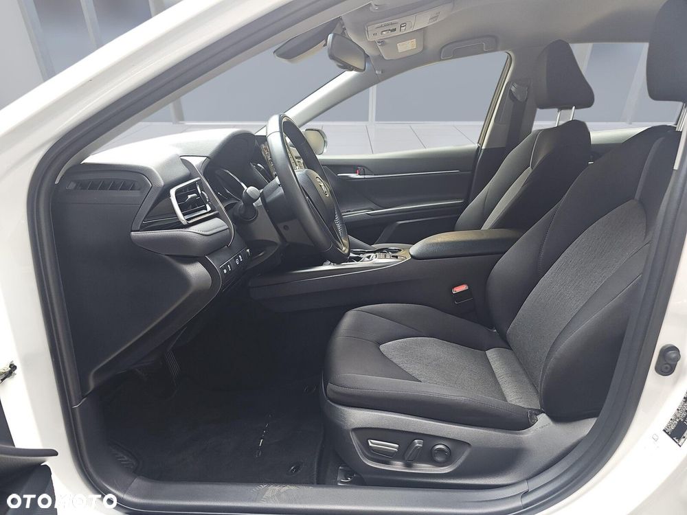Toyota Camry 2.5 Hybrid Comfort CVT - 9