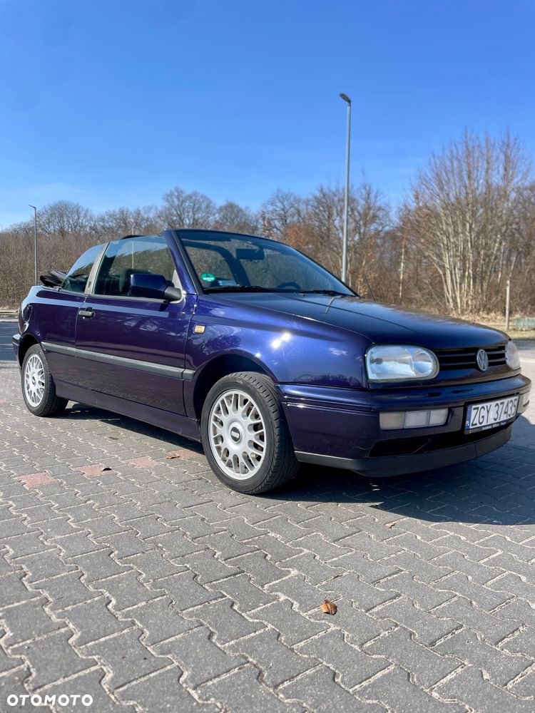 Volkswagen Golf 1.8 GL - 1