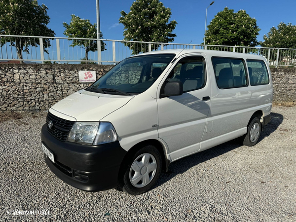 Toyota HiAce 2.5 D-4D Service 2.8T AC