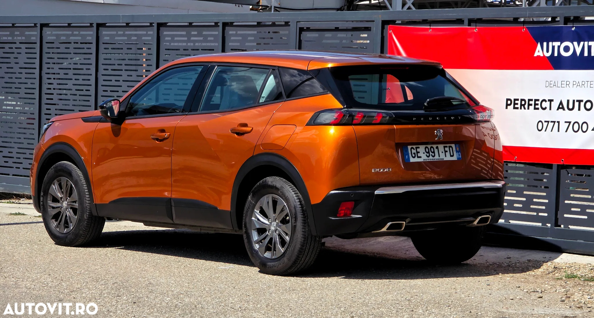 Peugeot 2008 PureTech 130 EAT8 Allure - 6