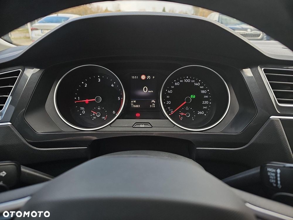 Volkswagen Tiguan - 12