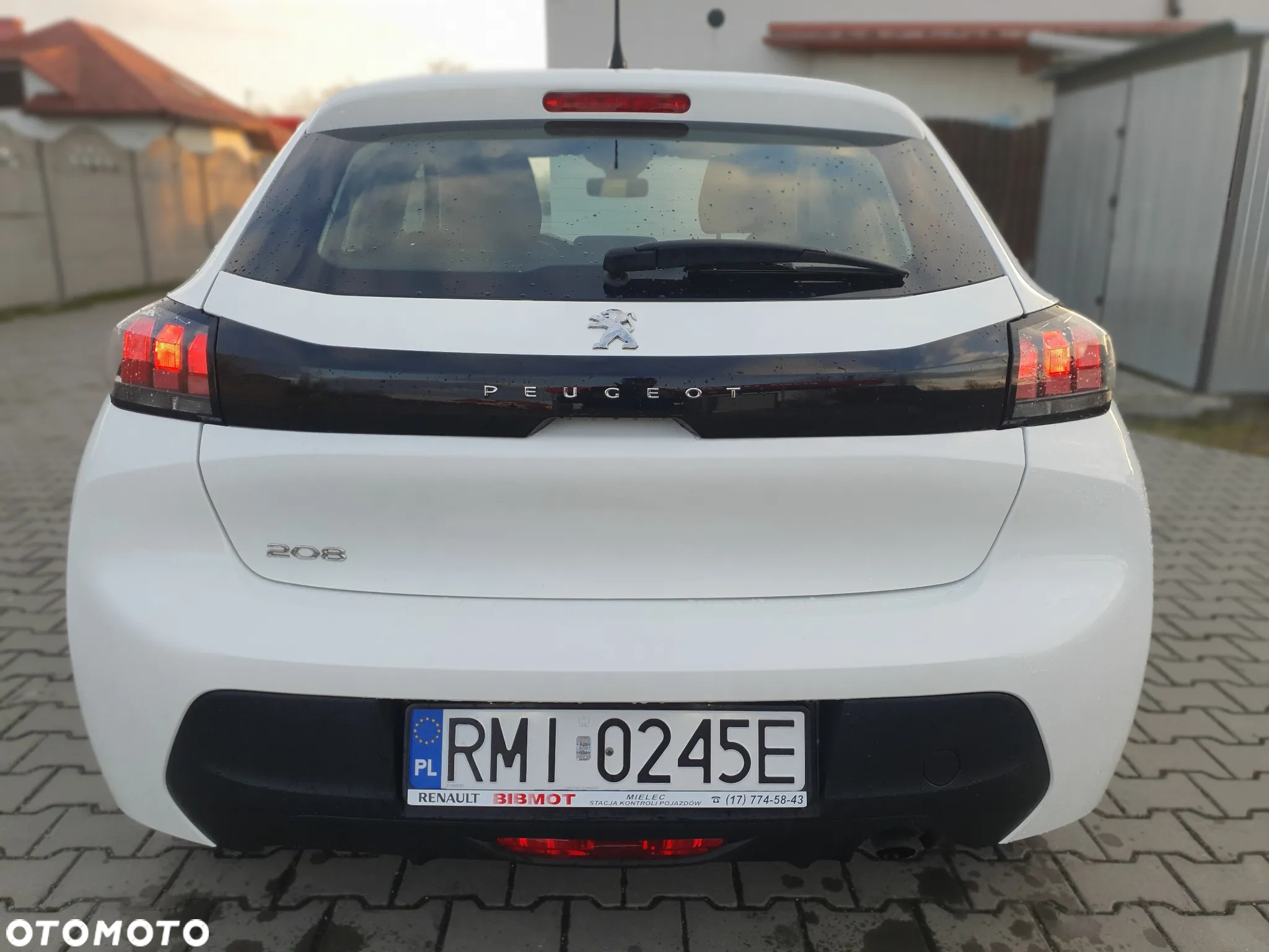 Peugeot 208 1.2 PureTech Like S&S - 11